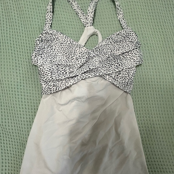 lululemon Wrap it Up Grey and White Tank Top - Picture 2 of 5